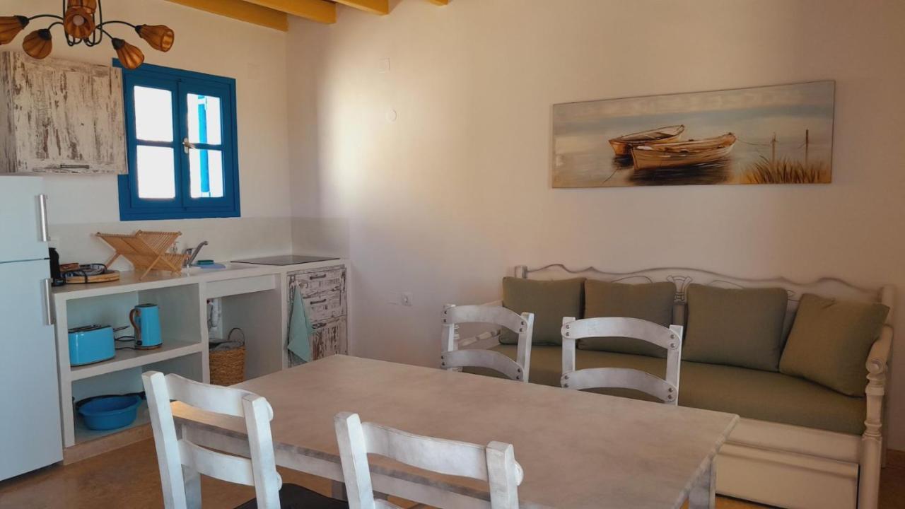 ホテル Tirquaz View Serifos Town エクステリア 写真