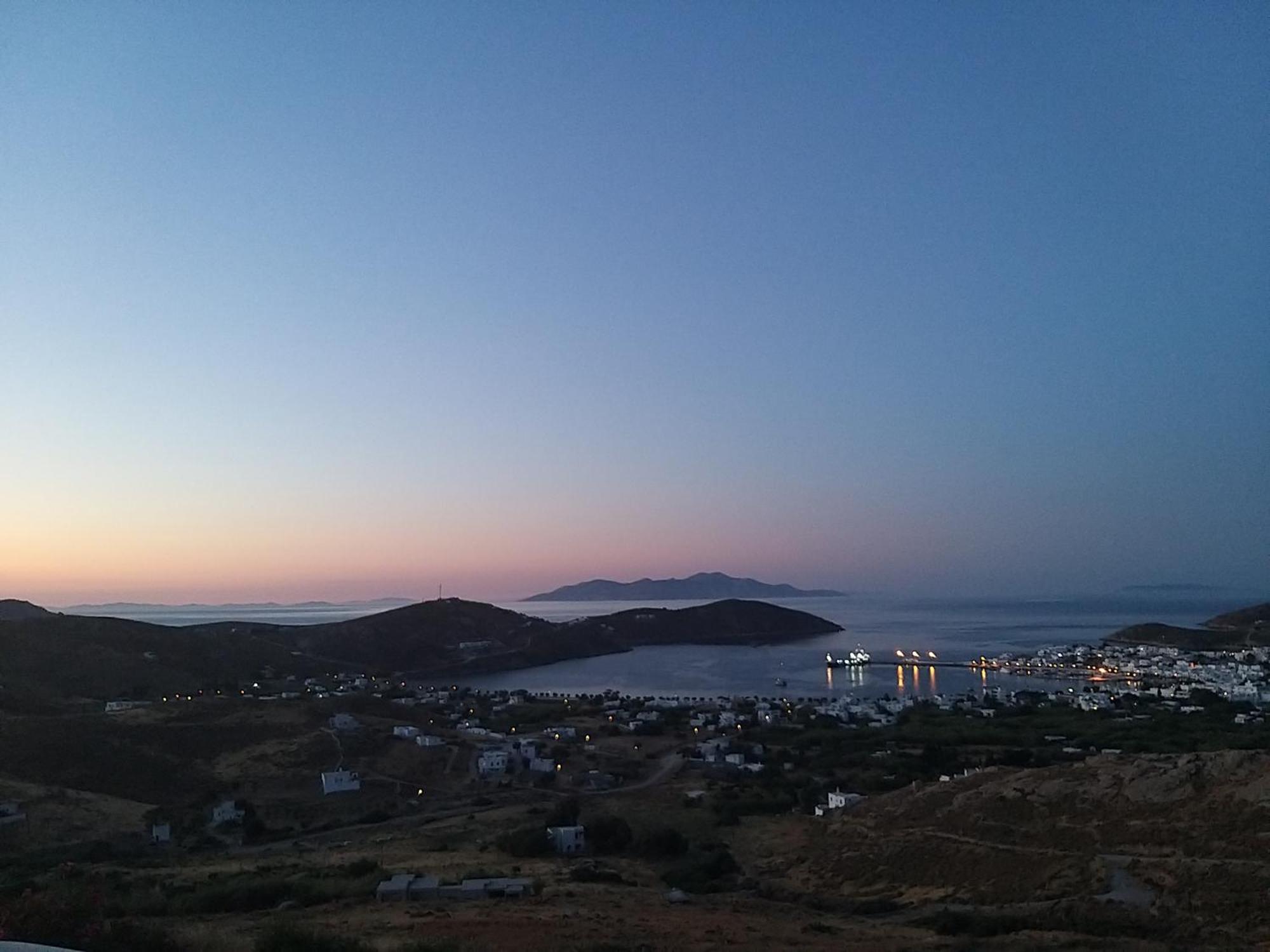 ホテル Tirquaz View Serifos Town エクステリア 写真